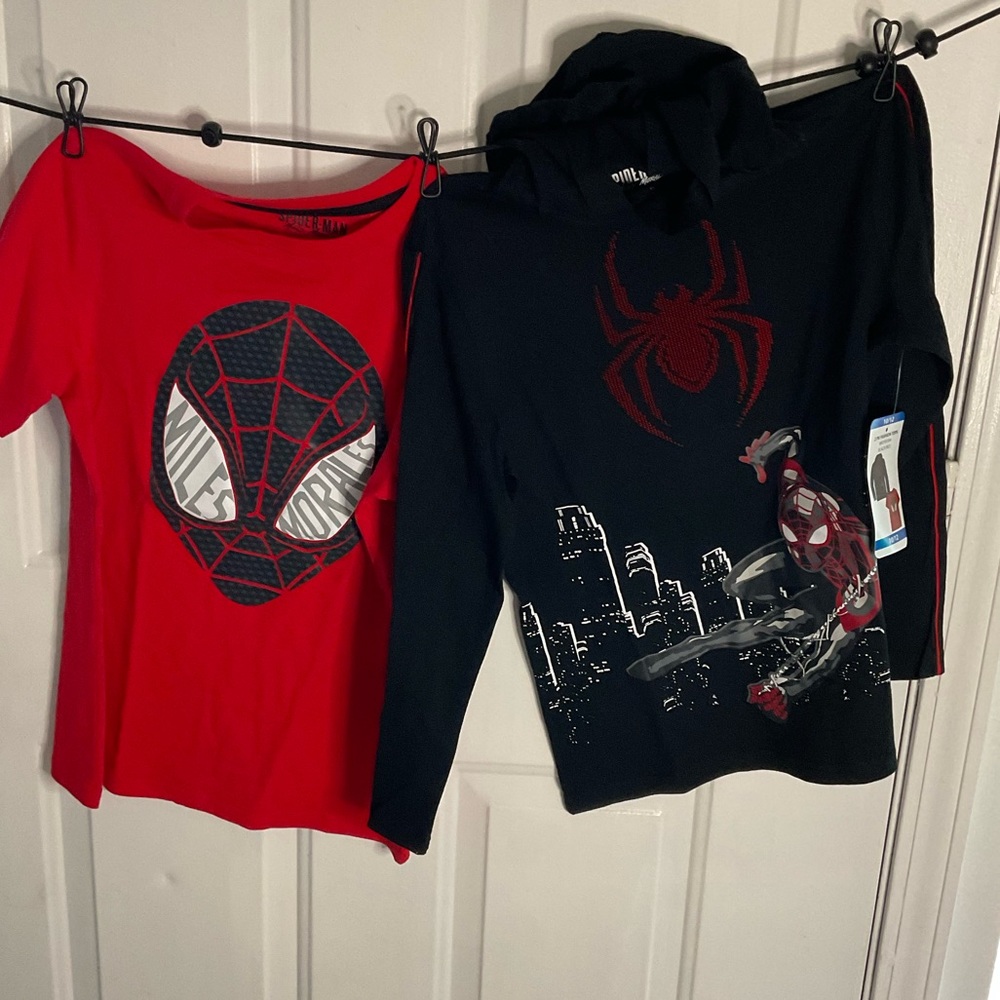 New with tags Spider-Man shirt hoodie and tee never worn